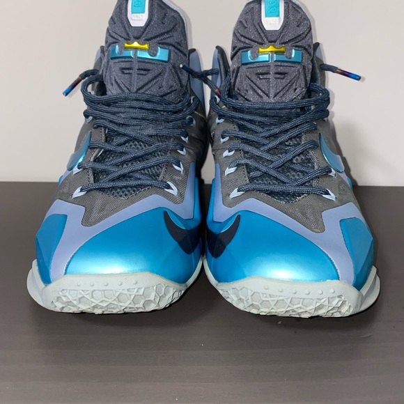 Nike - Picture 3 of 16